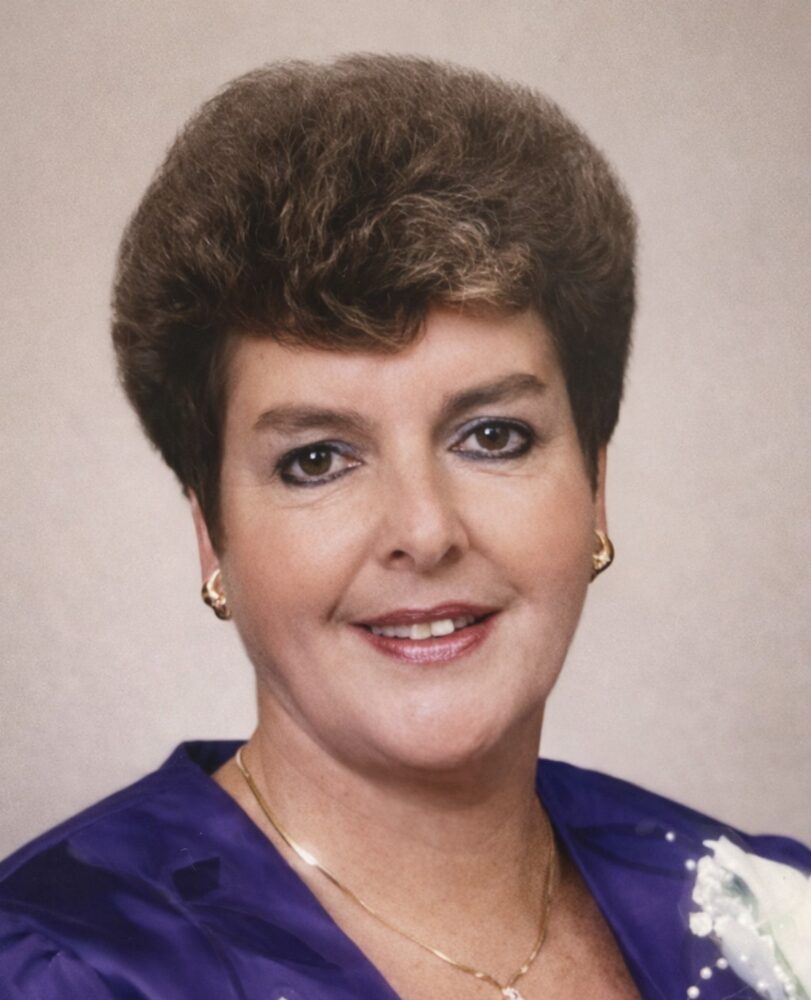 Photo of Carol (Petts) MOTTOLA