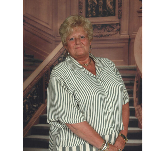 Photo of Lynda Diane SAVAGE