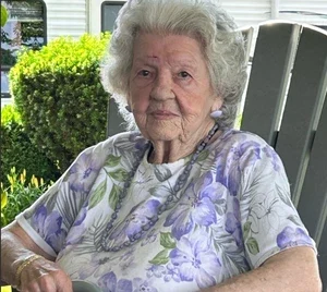 Photo of Georgie LYONS