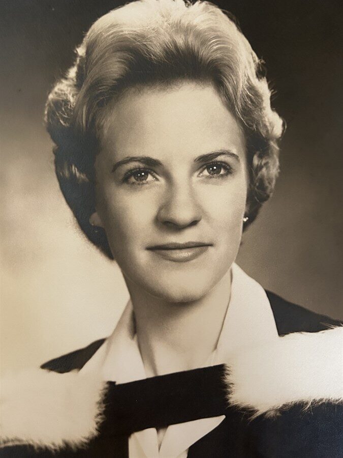 Photo of MARGRET EVELYN DEWAR