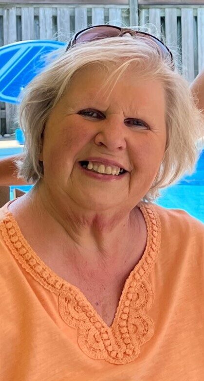 Photo of Linda May SMITH (nee Roberts)