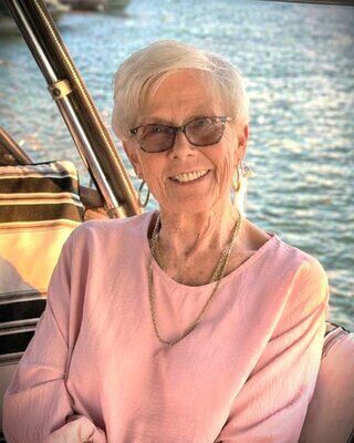 Photo of Ann MUNRO (nee McDonald)