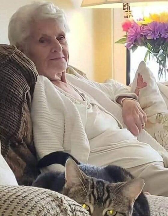 Photo of Mrs Mavis Dickens