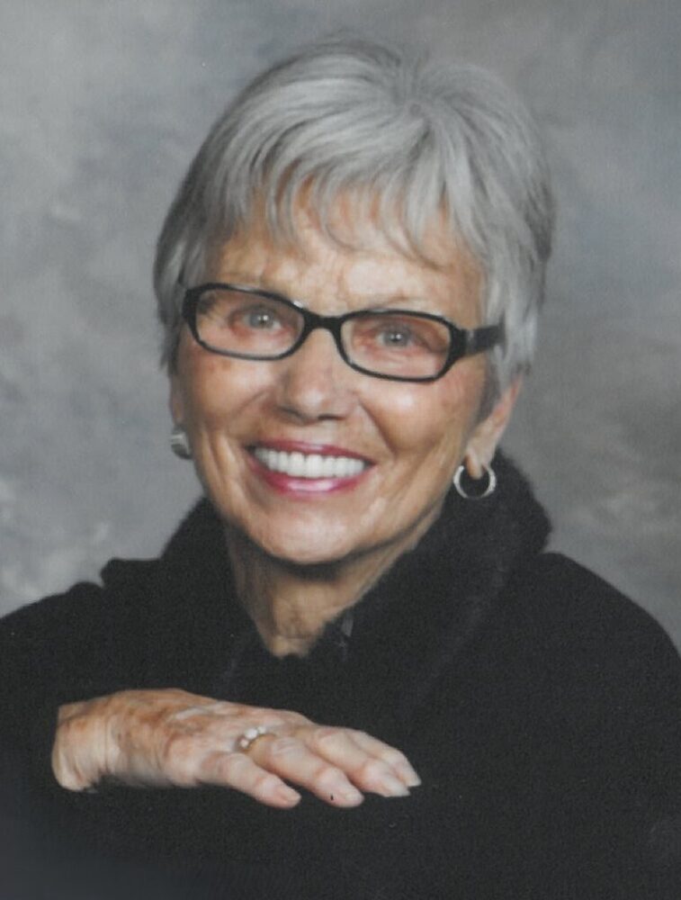 Photo of Marilyn Jeanne HINDS (née McLeod)