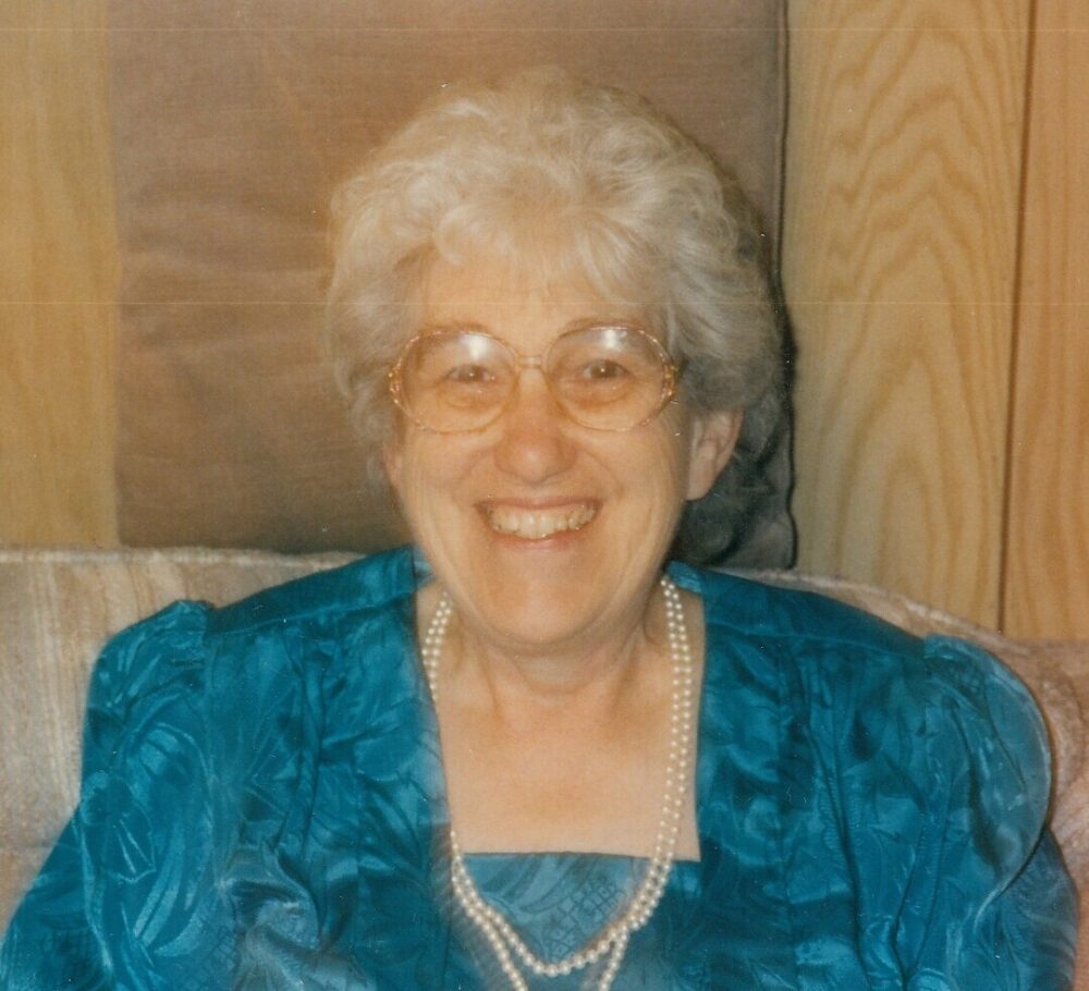 Photo of Joyce (nee Barnes) CHREST