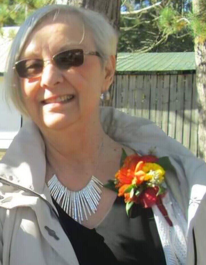Photo of Glenna Laurene Houliston