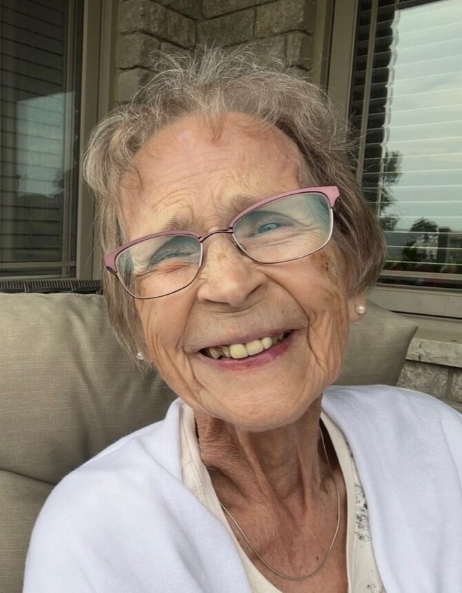 Photo of Shirley Miller (Dean)