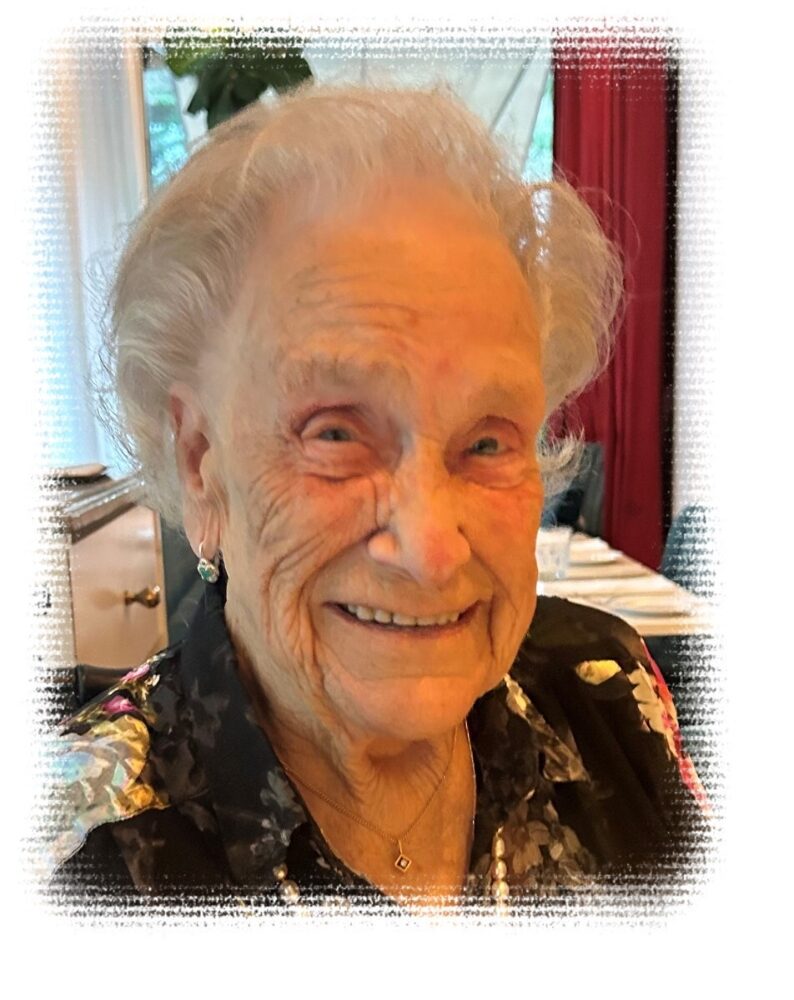 Photo of JEAN "DAPHNE" KING