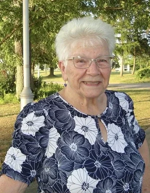 Photo of Mrs Patricia May (née Smith) OUCHAREK