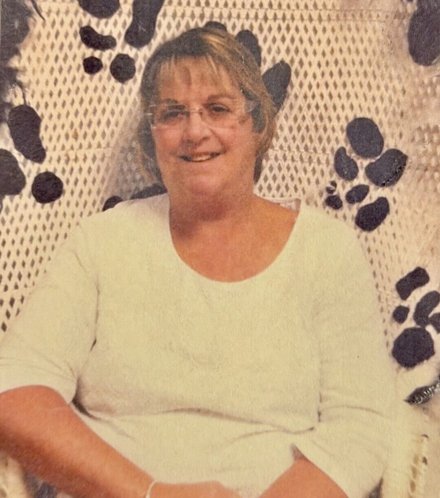 Photo of Dianne Elizabeth (née Paquette) Hutchinson